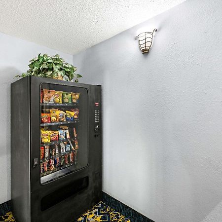 Econo Lodge Лондон Екстериор снимка