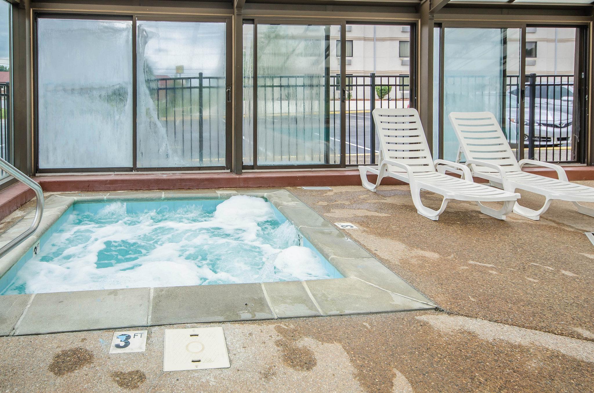 Econo Lodge Лондон Екстериор снимка