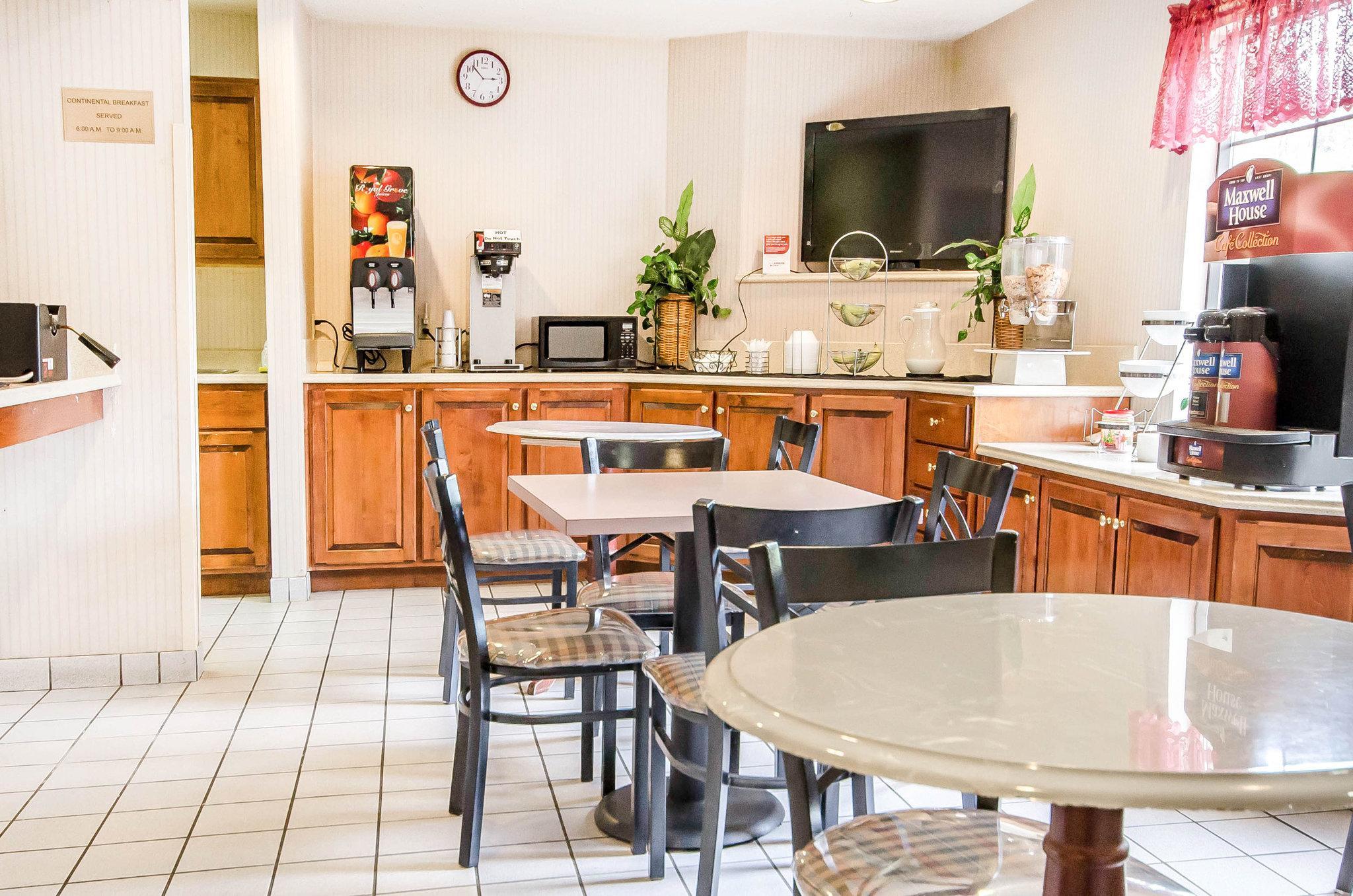 Econo Lodge Лондон Екстериор снимка