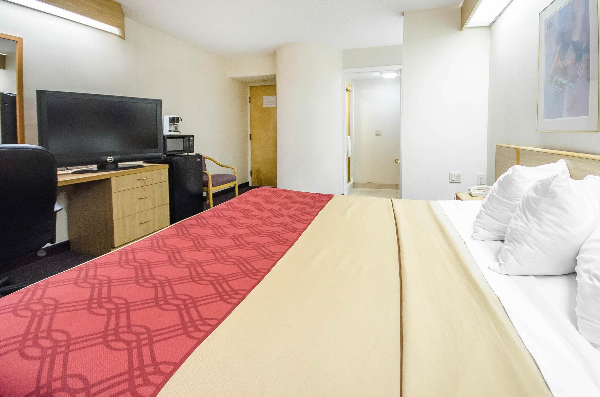 Econo Lodge Лондон Екстериор снимка