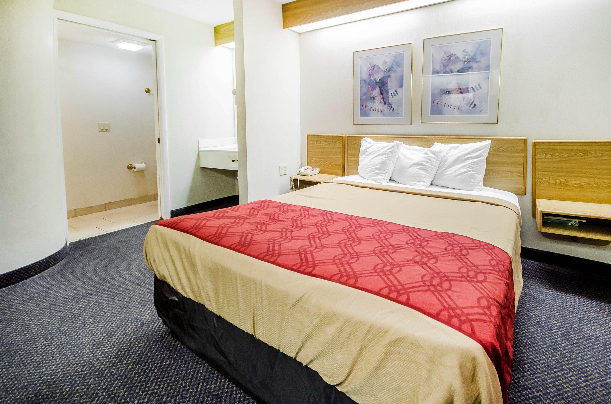 Econo Lodge Лондон Екстериор снимка