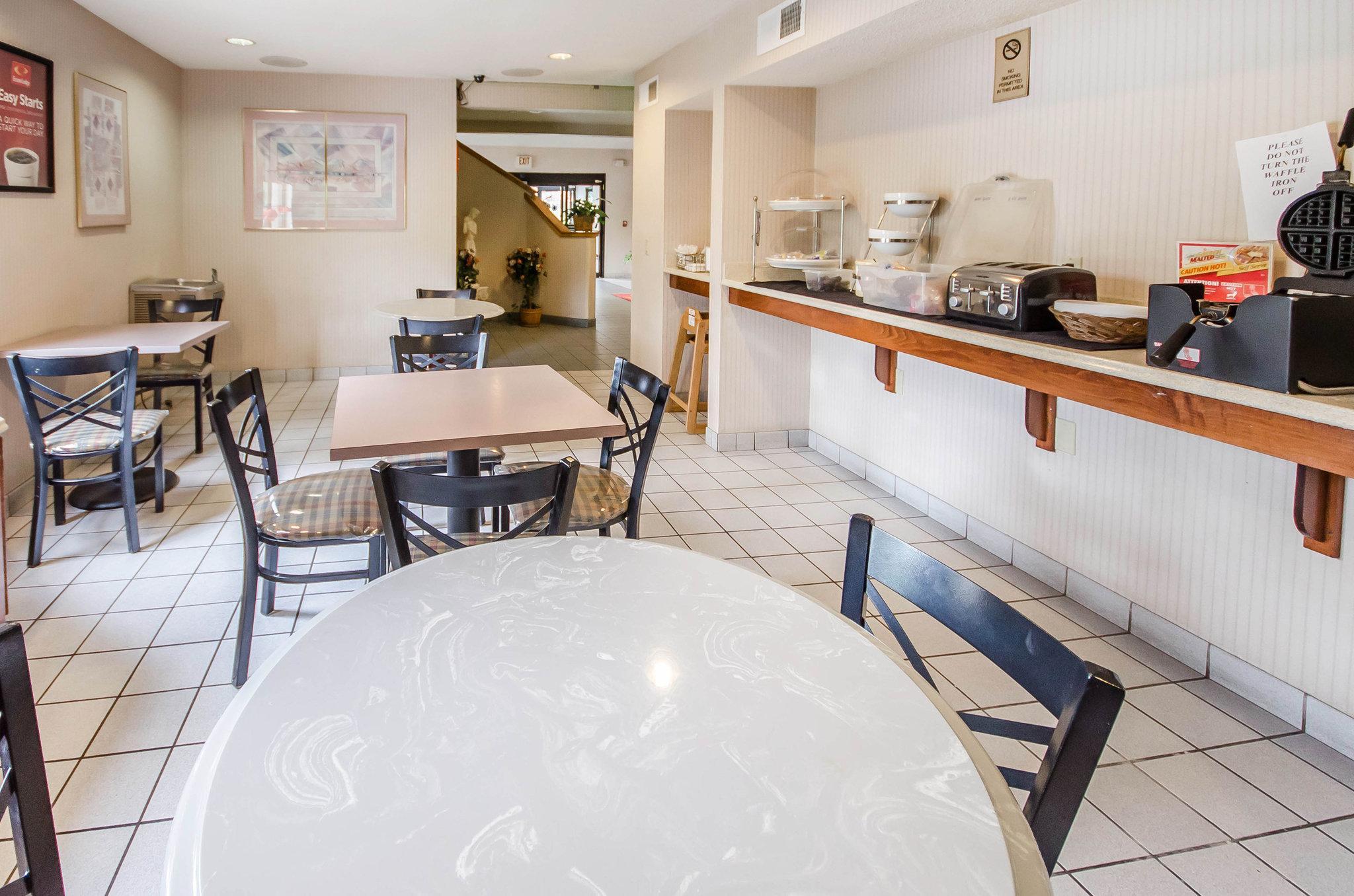 Econo Lodge Лондон Екстериор снимка
