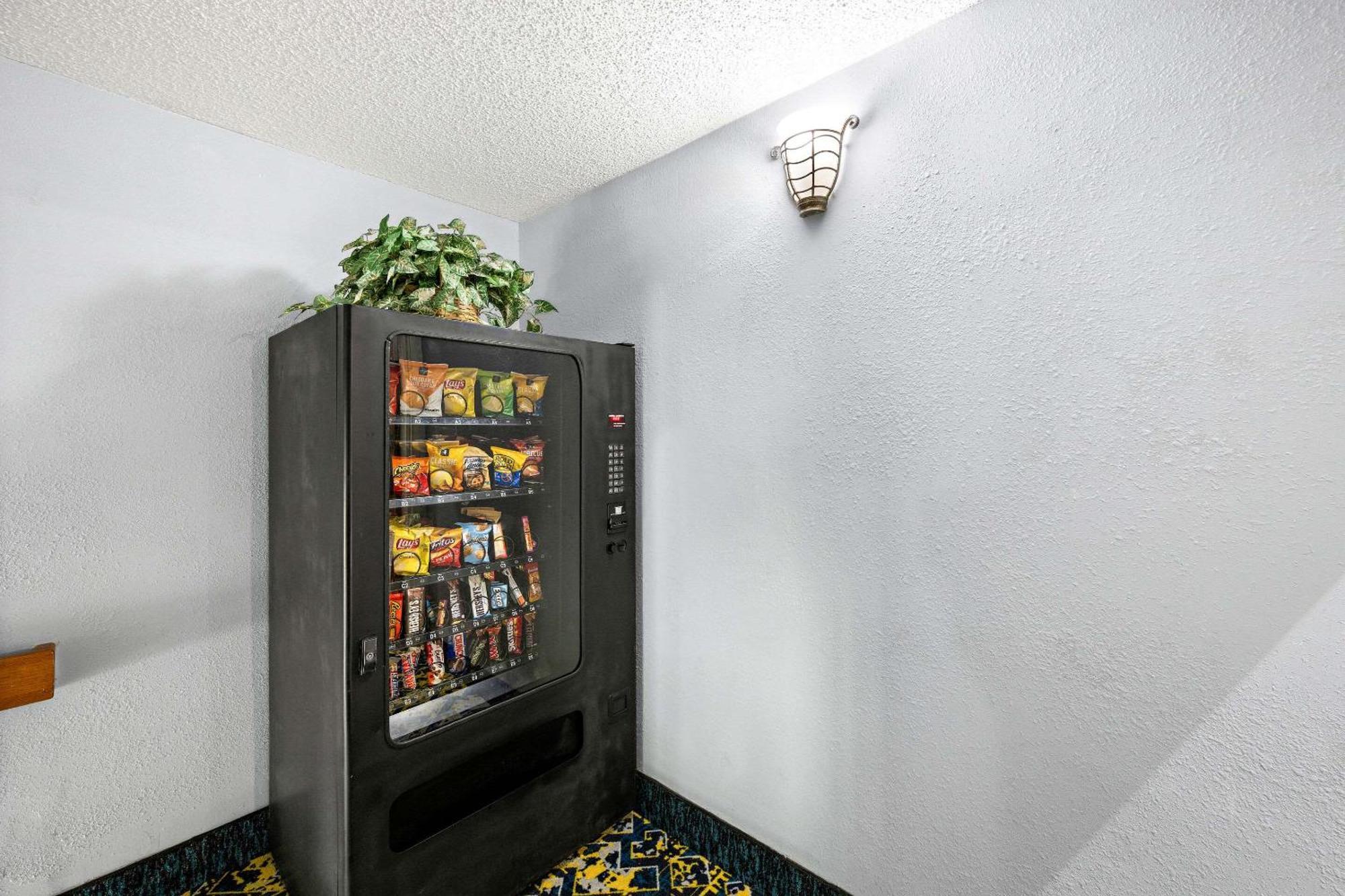 Econo Lodge Лондон Екстериор снимка