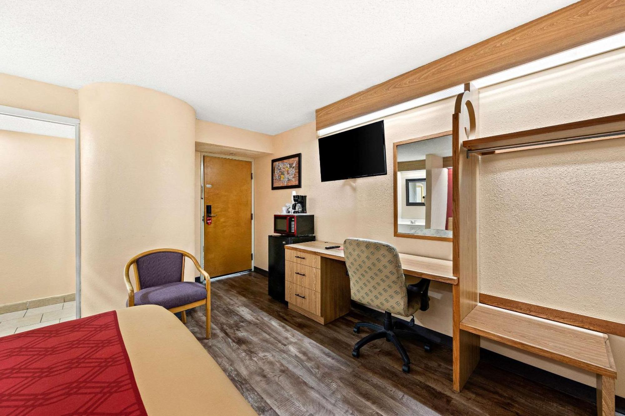 Econo Lodge Лондон Екстериор снимка
