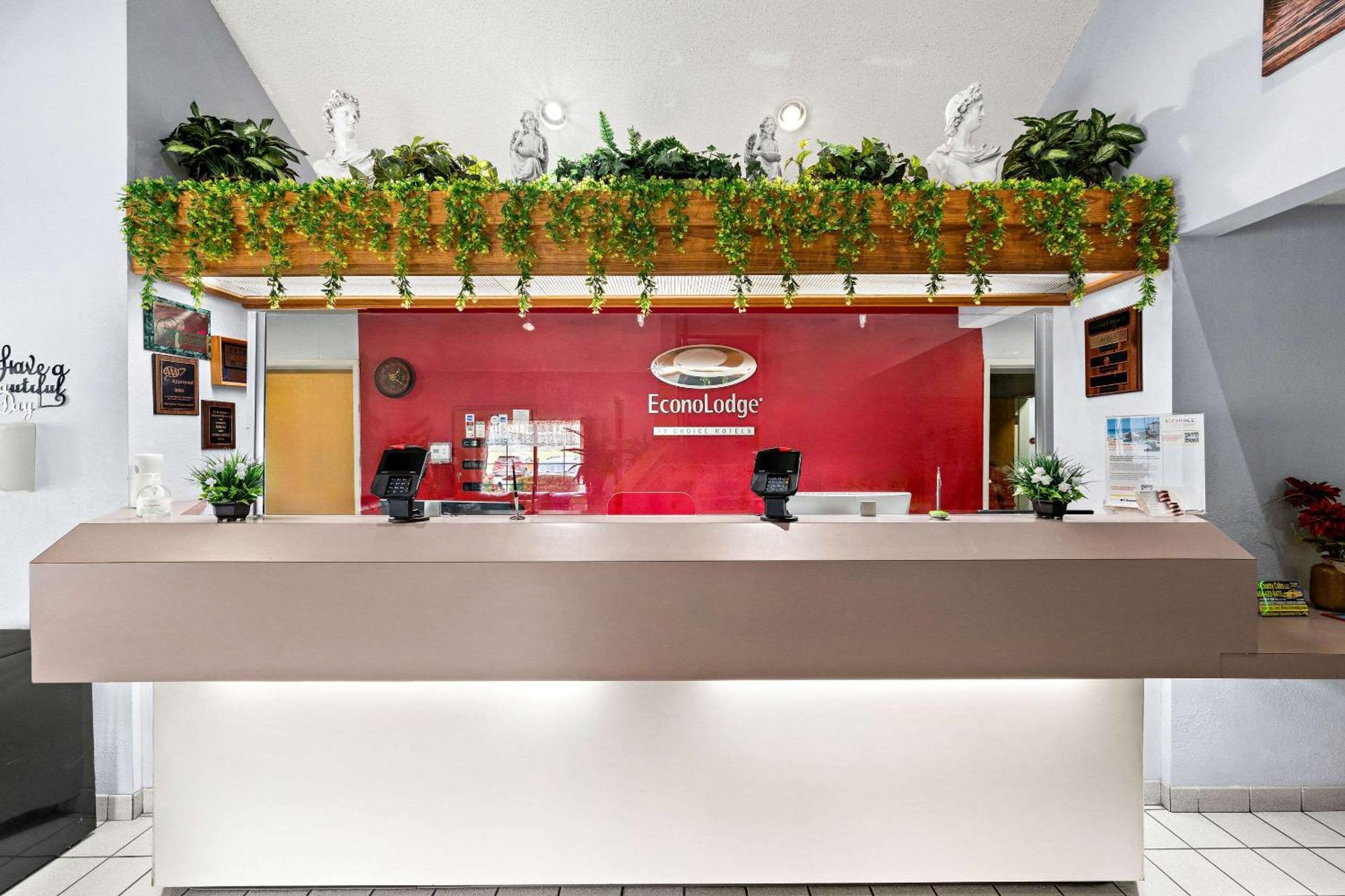 Econo Lodge Лондон Екстериор снимка