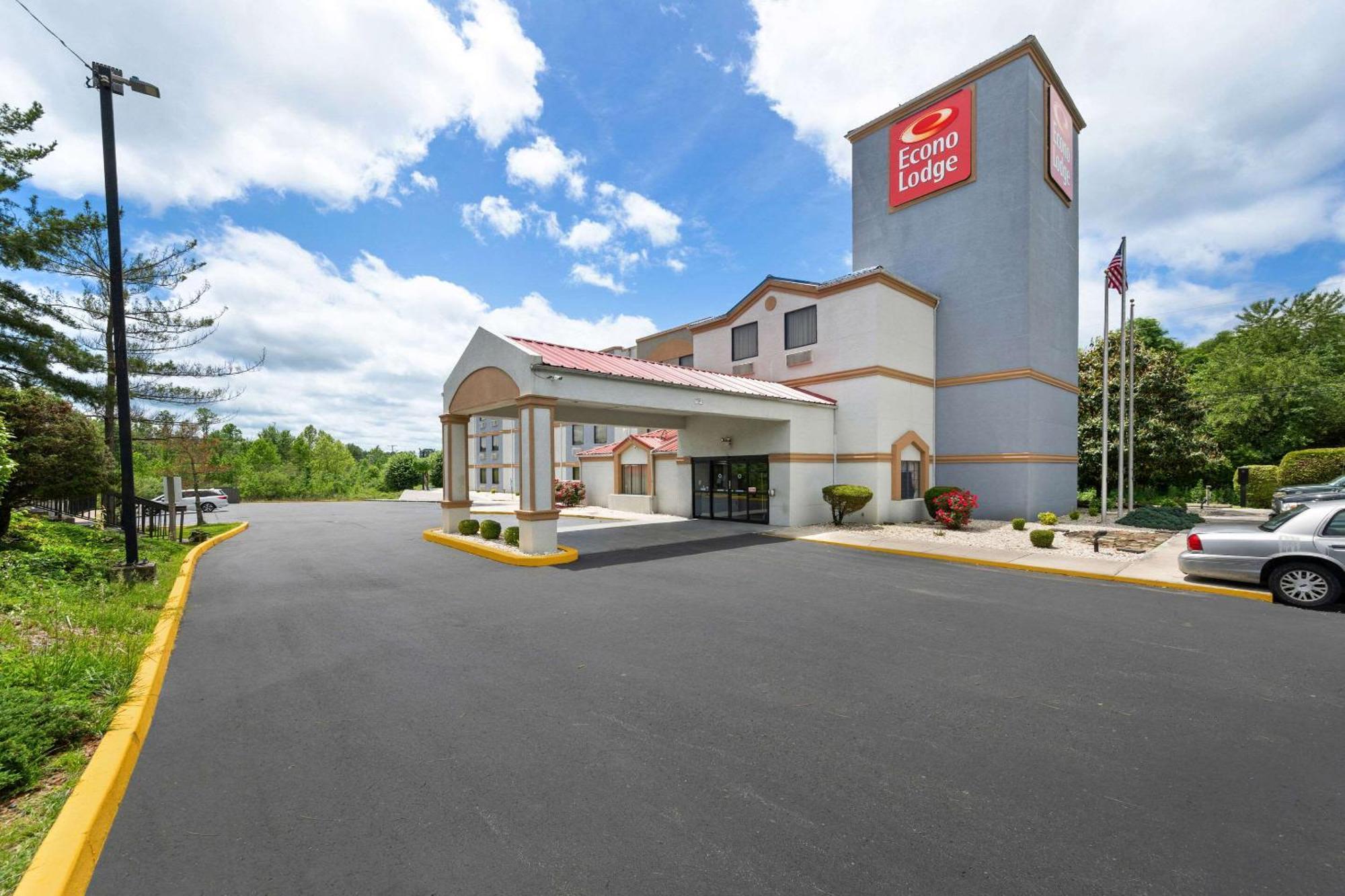 Econo Lodge Лондон Екстериор снимка